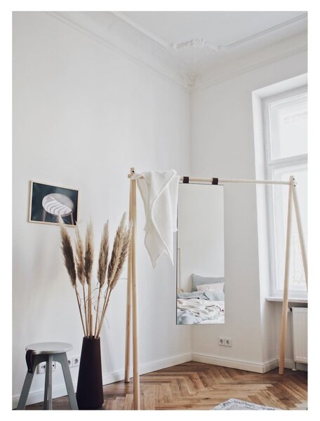 Stojan na oblečení z borovicového dřeva Hongi - Karup Design