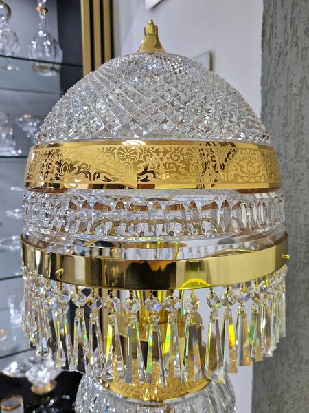 Aleš Zvěřina - Studio AZ-DESIGN Vysoká stolní lampa z masivního křišťálového skla zdobená 24karátovým zlatem TL-karin-125406-GOLD