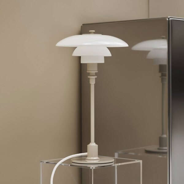 Louis Poulsen Stolní lampa PH 2/1, lesklá béžová, Ø 20 cm, Krémová / jantar, Obývací pokoj / jídelna, Mosaz, Design
