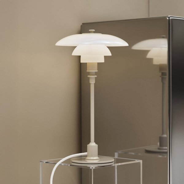 Louis Poulsen Stolní lampa PH 2/1, lesklá béžová, Ø 20 cm, Krémová / jantar, Obývací pokoj / jídelna, Mosaz, Design