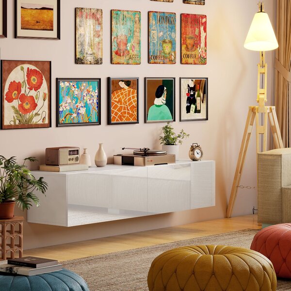 HOMCOM Závěsný TV Stolek pro TV až 45, 55, 65 palců se 2 Dveřmi, Závěsný TV Stojan do Obývacího Pokoje nebo Ložnice, 140 x 33 x 29,8 cm, Bílý | Aosom