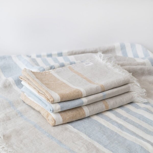 Modrá lněná plážová deka 140x170 cm Allure Stripe – Linen Tales
