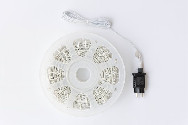 Venkovní LED vánoční řetěz – studená bílá, bílý kabel, 100 m, 1000 LED, 8 programů, časovač
