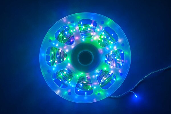 Venkovní LED vánoční řetěz - různobarevná, 100m, 1000 LED, bílý kabel