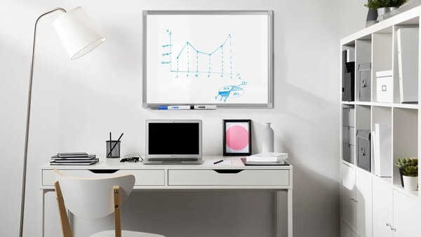 Bílá popisovací magnetická tabule 60x40 cm v hliníkovým rámu + sada příslušenství – TM IDEA® série Flex C764