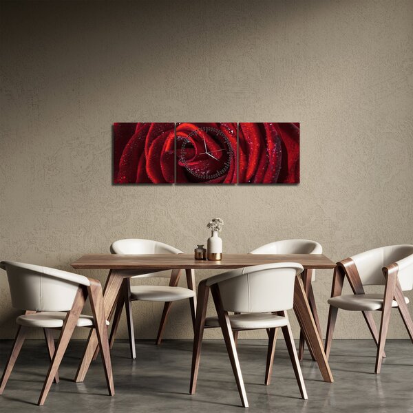 Obraz - Červená růže s kapkami rosy (s hodinami) (90x30 cm)