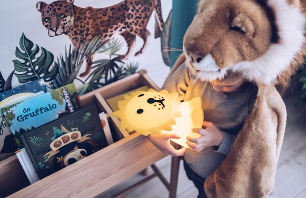 Žlutá plastová dětská LED lampa Mr. Maria Lion 30 cm