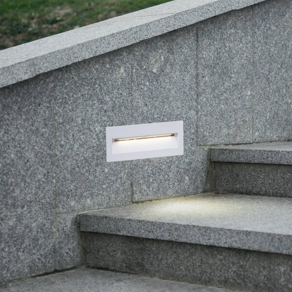 Lucande Vestavné nástěnné svítidlo LED Loya, 23 x 8 cm, bílé, IP54, Bílá / opál, Hliník, Moderní