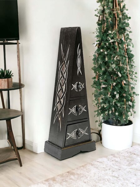 DanDiBo dřevěná komoda Skříňový nábytek pyramida se 3 zásuvkami "Keltská" 60 cm interiérový designový nábytek do interiéru