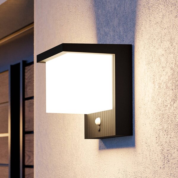 EGLO Solární nástěnná lampa LED Frigento, černá, výška 15 cm, senzor, Černá, Hliník, Moderní