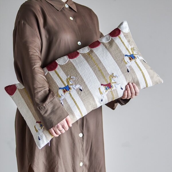 Dekorativní polštář Merry-go-round 60 × 30 cm