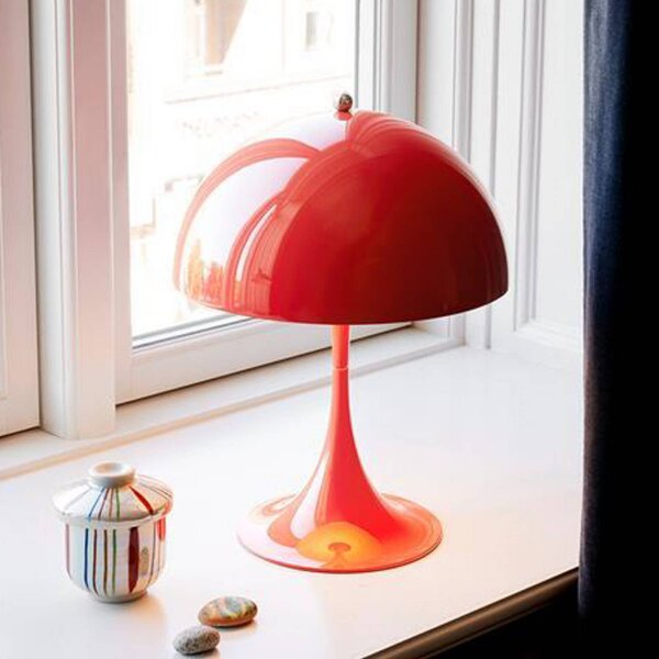 Louis Poulsen Akumulátorová lampa Panthella PORTABLE 250 korálově červená, stmívatelný, Červená, Obývací pokoj / jídelna, Plast, Moderní