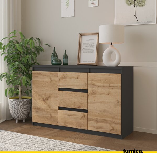 FURNICA - MIKEL - Komoda / příborník se 3 zásuvkami a 2 dvířky - antracitově šedá / dub Wotan V75cm Š120cm H35cm