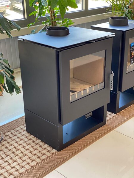 Krbová kamna Verso Rheia - 5 kW | Kompaktní a účinná pro útulné prostory