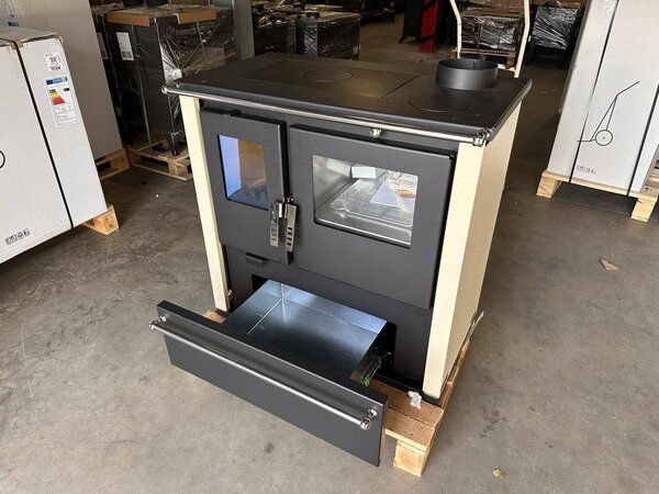 EEK A+ - Verso CS Plus Inox kuchyňský sporák na dřevo 7,7 kW - Béžové boční panely