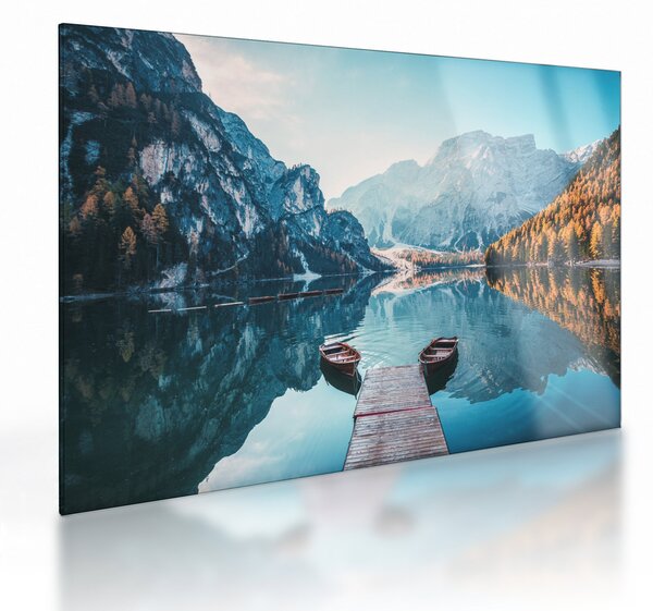 Skleněný obraz - Lodě na jezeře Braies (70x50 cm)