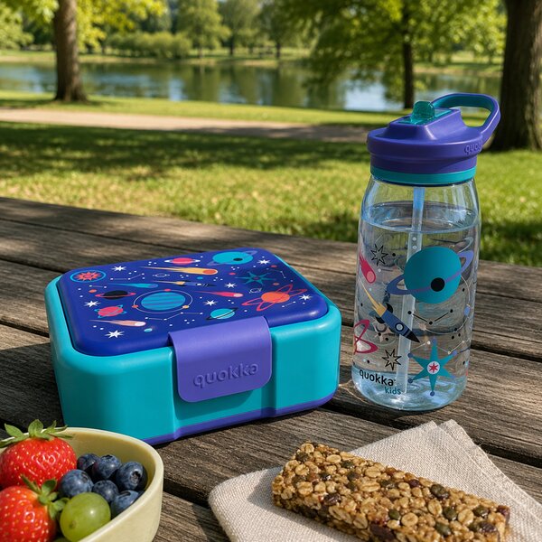 Dětský svačinový box Twist, 1l, Quokka, vesmír