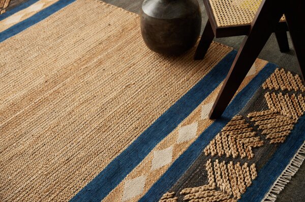 Diamond Carpets India, Ručně vázaný kusový koberec Agra Palace DE 2283 Natural Mix, 80x150, modrá, chodba / předsíň