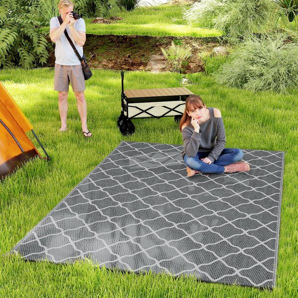Outsunny Venkovní Koberec Reverzibilní Velikost 2,74 m x 1,82 m - Vysoká Hustota 310 g/m² Šedý a Bílý PP | Aosom