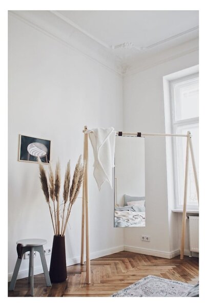 Stojan na oblečení z borovicového dřeva Hongi - Karup Design