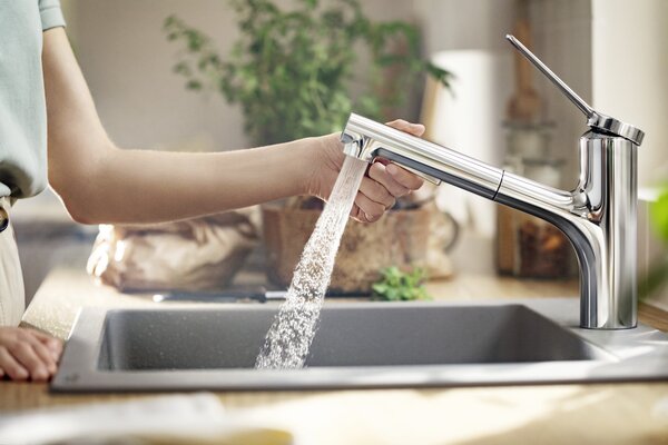 Hansgrohe Zesis M33 kuchyňská baterie stojící chrom 74800000