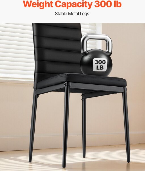 VEVOR moderní jídelní židle (4 ks) elegantní čalouněná kožená židle (nosnost 136 kg) k jídelním stolům, prostorově úsporná židle ke kuchyňskému stolu se silnými polštáři a kovovými nohami, černá kavárna