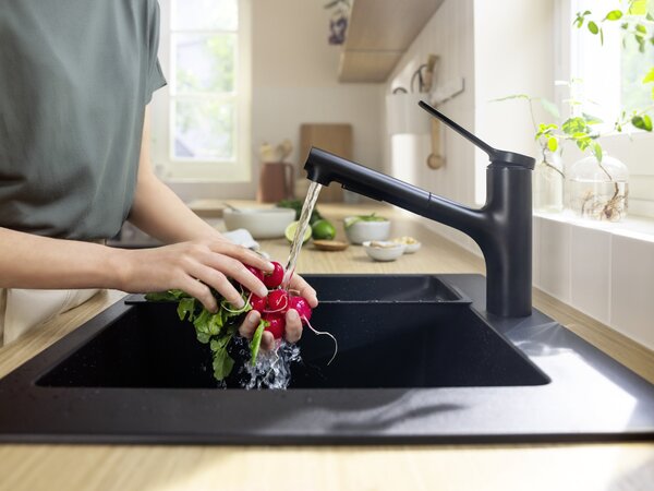 Hansgrohe Zesis M33 kuchyňská baterie stojící černá 74800670
