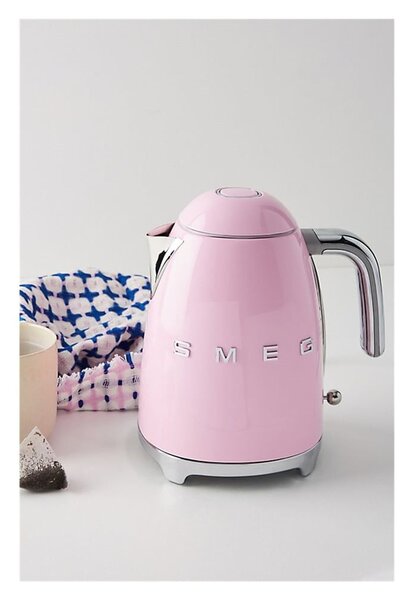 Růžová rychlovarná konvice SMEG