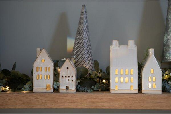 Béžový porcelánový dekorační domeček s deseti malými okny Talen M – 15 cm
