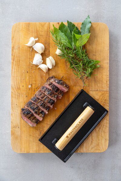 Litinový steak press MasterClass 21 cm | Těžítko na maso MCGRILLPRESS