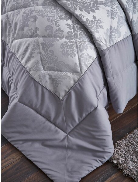 Šedý prošívaný přehoz přes postel Catherine Lansfield Jacquard, 240 x 260 cm