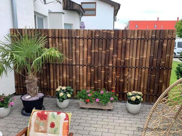 Panel z půlkruhových bambusových tyčí tmavohnědé barvy 90 x 180 cm (bambusový plot)
