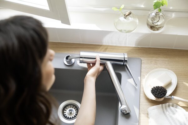 Hansgrohe Zesis M33 kuchyňská baterie stojící chrom 74805000