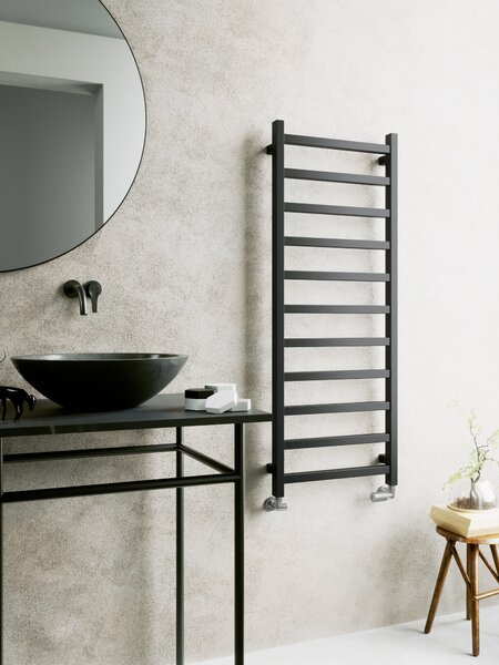 LaVita Lungo koupelnový radiátor designově 132x50 cm černá 5903918078695