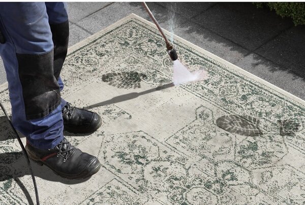 Zeleno-krémový venkovní koberec NORTHRUGS Borbon, 200 x 290 cm