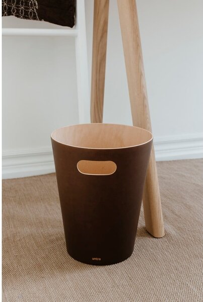 Hnědý kancelářský odpadkový koš 7,5 l Woodrow – Umbra
