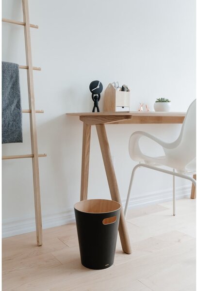 Černý kancelářský odpadkový koš 7,5 l Woodrow – Umbra