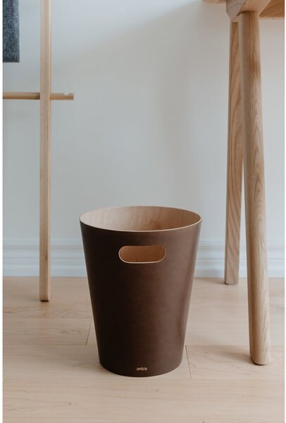 Hnědý kancelářský odpadkový koš 7,5 l Woodrow – Umbra