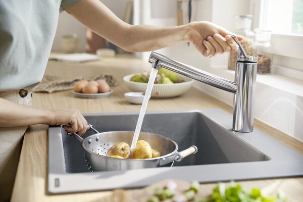 Hansgrohe Zesis M33 kuchyňská baterie stojící chrom 74802000