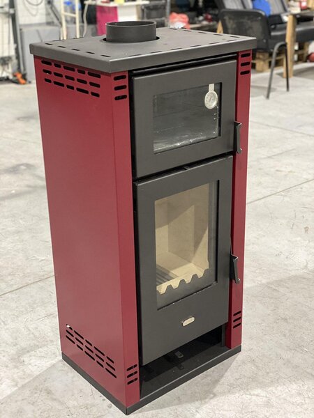Krbová kamna Prity K2 GT F s pečicí komorou - 8,1 kW, elegantní design, Bordeaux, energetická třída A+