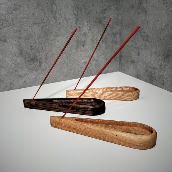 Wooden Mooden Dřevěný stojánek na vonné tyčinky Materiál: Dub