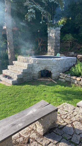 Čan je relaxační litinová vana, podobná jako koupací sud, hot tub, vířivka, wellness Velikost: 180cm