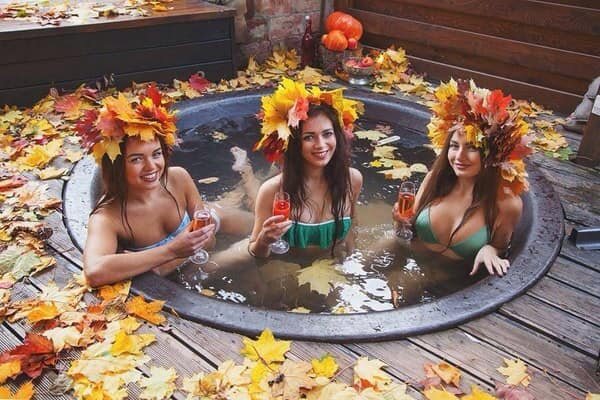Čan je relaxační litinová vana, podobná jako koupací sud, hot tub, vířivka, wellness Velikost: 180cm