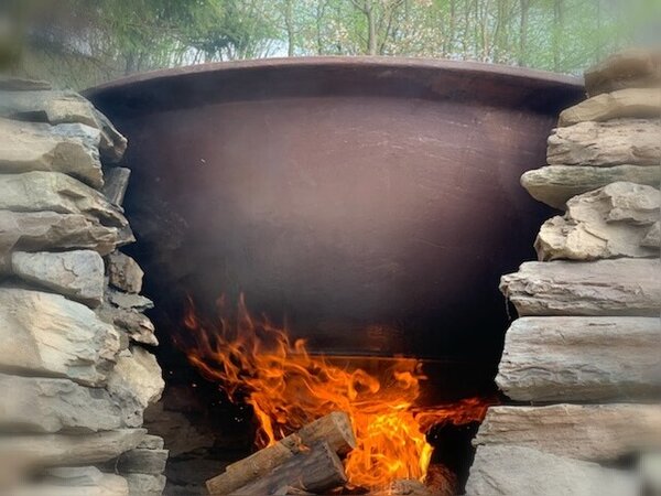 Čan je relaxační litinová vana, podobná jako koupací sud, hot tub, vířivka, wellness Velikost: 180cm