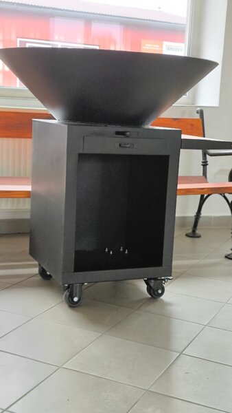 Velký gril - masivní ohniště - 100cm prohnutá litinová grilovací plotna - zahradní litinové ohniště