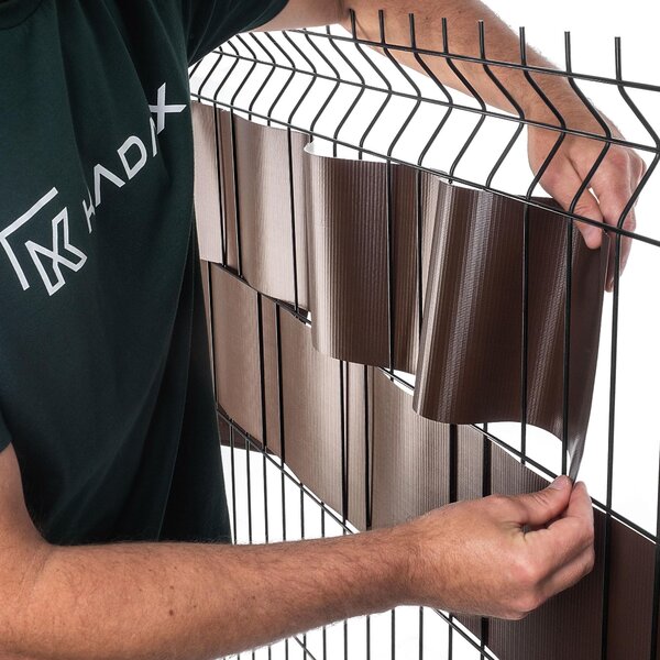 KADAX PVC stínící pásky 35 m x 19 cm, hnědé pro dvojitý plot, stínící pásky s 20 upevňovacími klipy, větrná clona, plotová fólie pro plot z pletiva