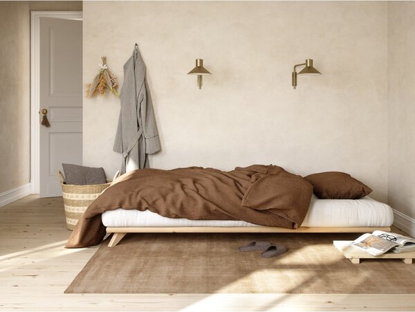Dvoulůžková postel z borovicového dřeva s roštem 180x200 cm Senza – Karup Design