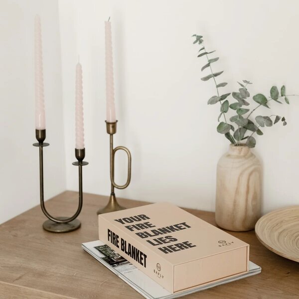 Designová hasicí deka v knize SAFLY HOME - Sand SH101