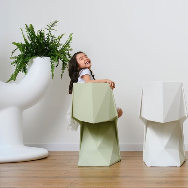 VONDOM Bílá plastová dětská jídelní židle VOXEL MINI