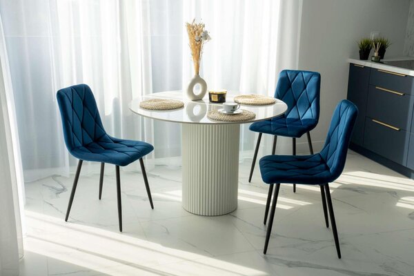 Sametové křeslo Madison modré čalouněné glamour designem
